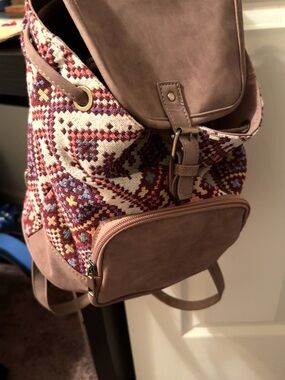 Textured Woven Backpack with Mauve Accent
